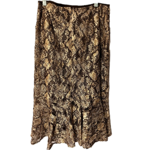 gorgeous skirt by ANDRE Oliver 17” waist laid flat , 34” length. - Picture 1 of 6